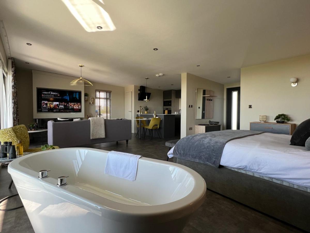 Loudoun Mains Luxury Lodges Newmilns Bagian luar foto