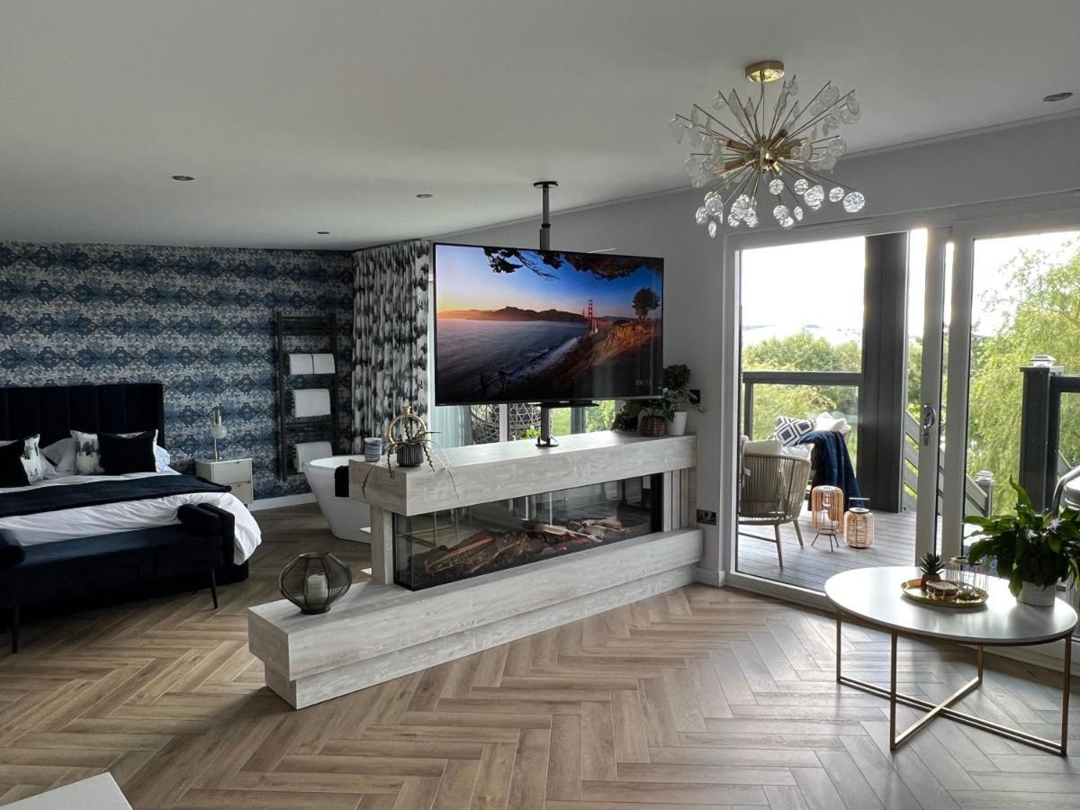 Loudoun Mains Luxury Lodges Newmilns Bagian luar foto